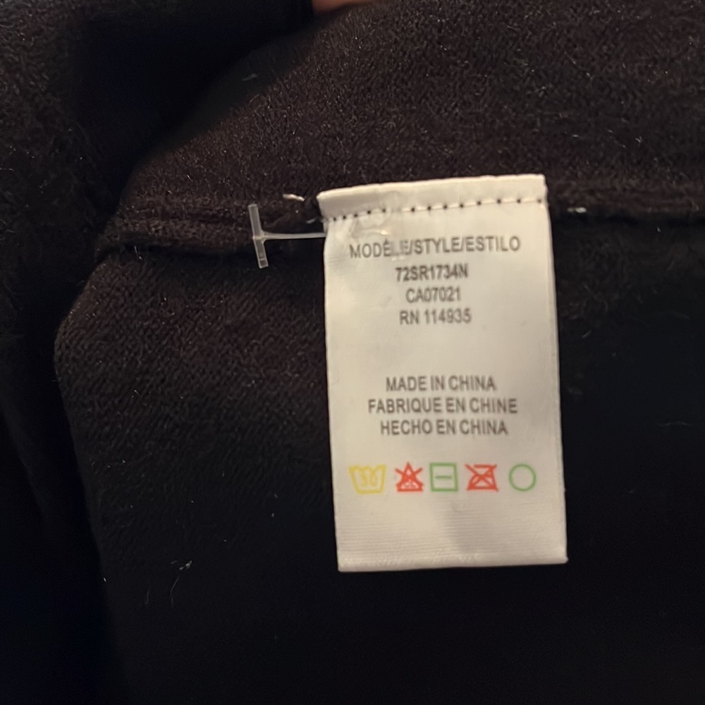 RDI Collared w/Buttons Sweater - Picture 7 of 7